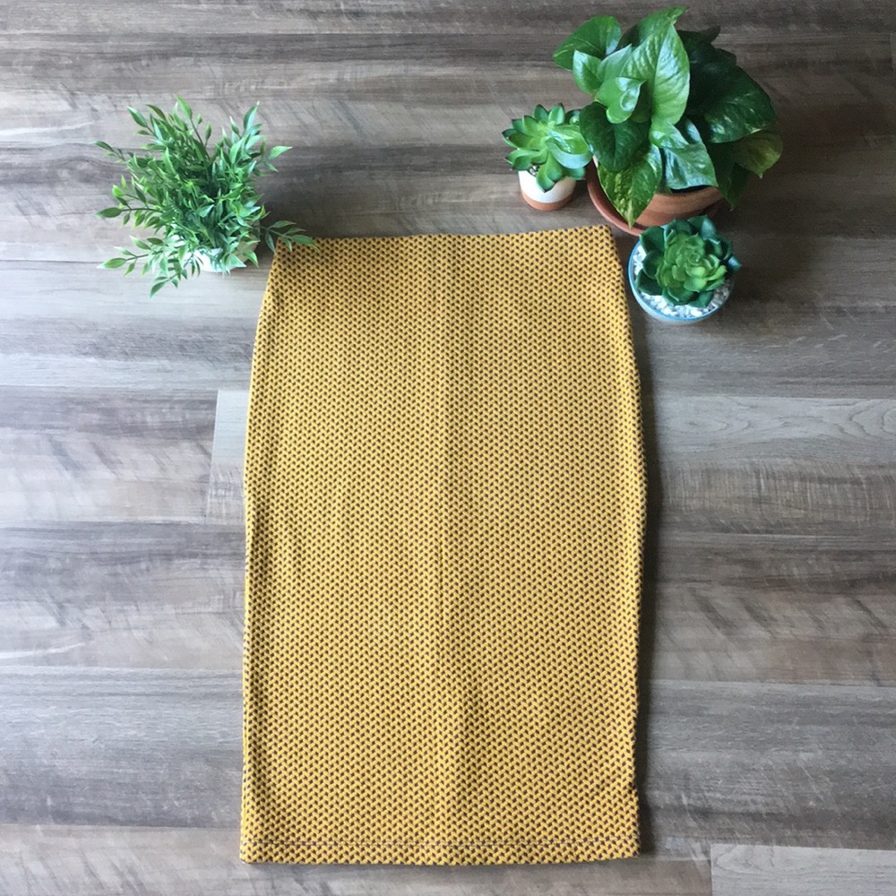 Zara Body Con Midi Skirt Size Large